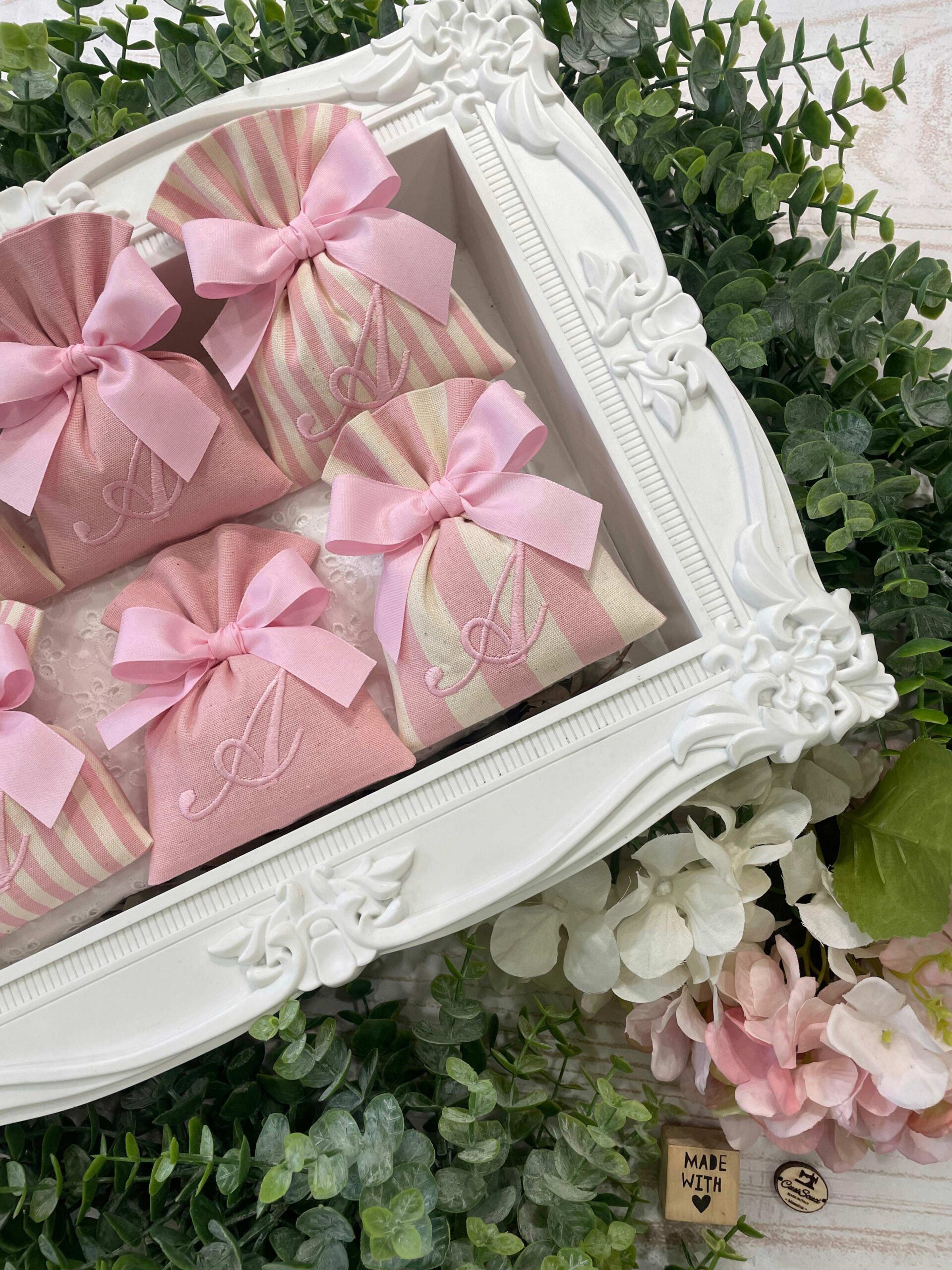 Sacchetto Sartoriale Rosa Baby e Panna con Ricamo Iniziale - immagine 2