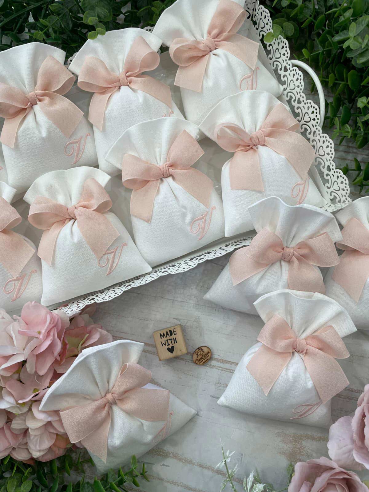 Sacchetto Sartoriale Tinto Filo Bianco con Ricamo Rosa - immagine 29
