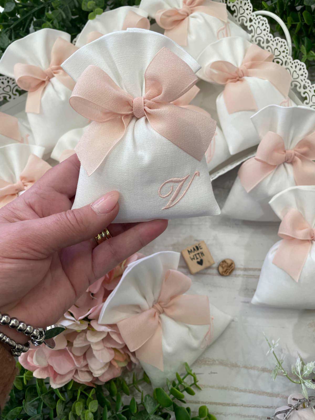 Sacchetto Sartoriale Tinto Filo Bianco con Ricamo Rosa - immagine 30