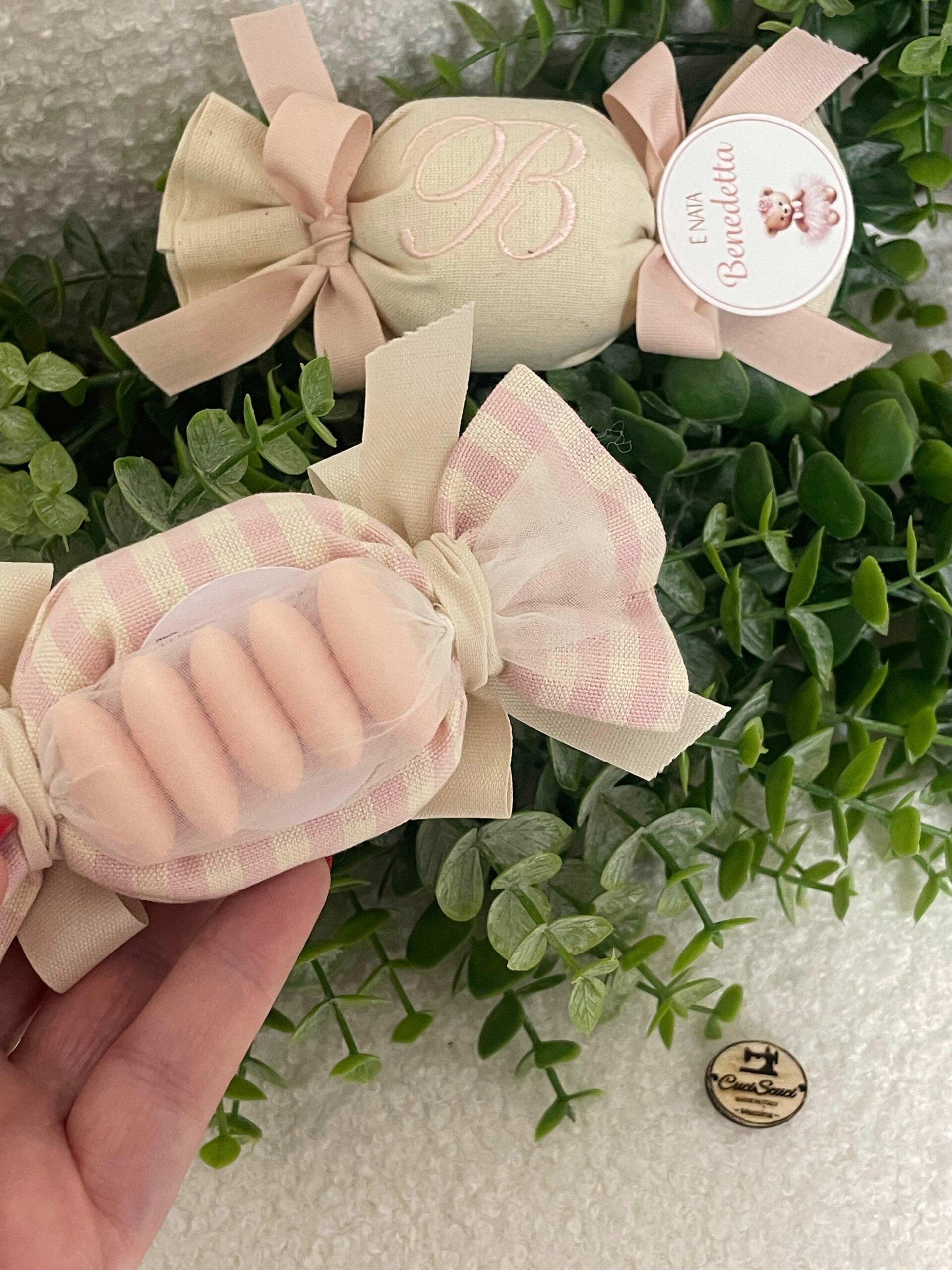 Sacchetto Sartoriale Caramella Rosa Cipria e Panna con Ricamo Iniziale e Tag Personalizzato - immagine 31