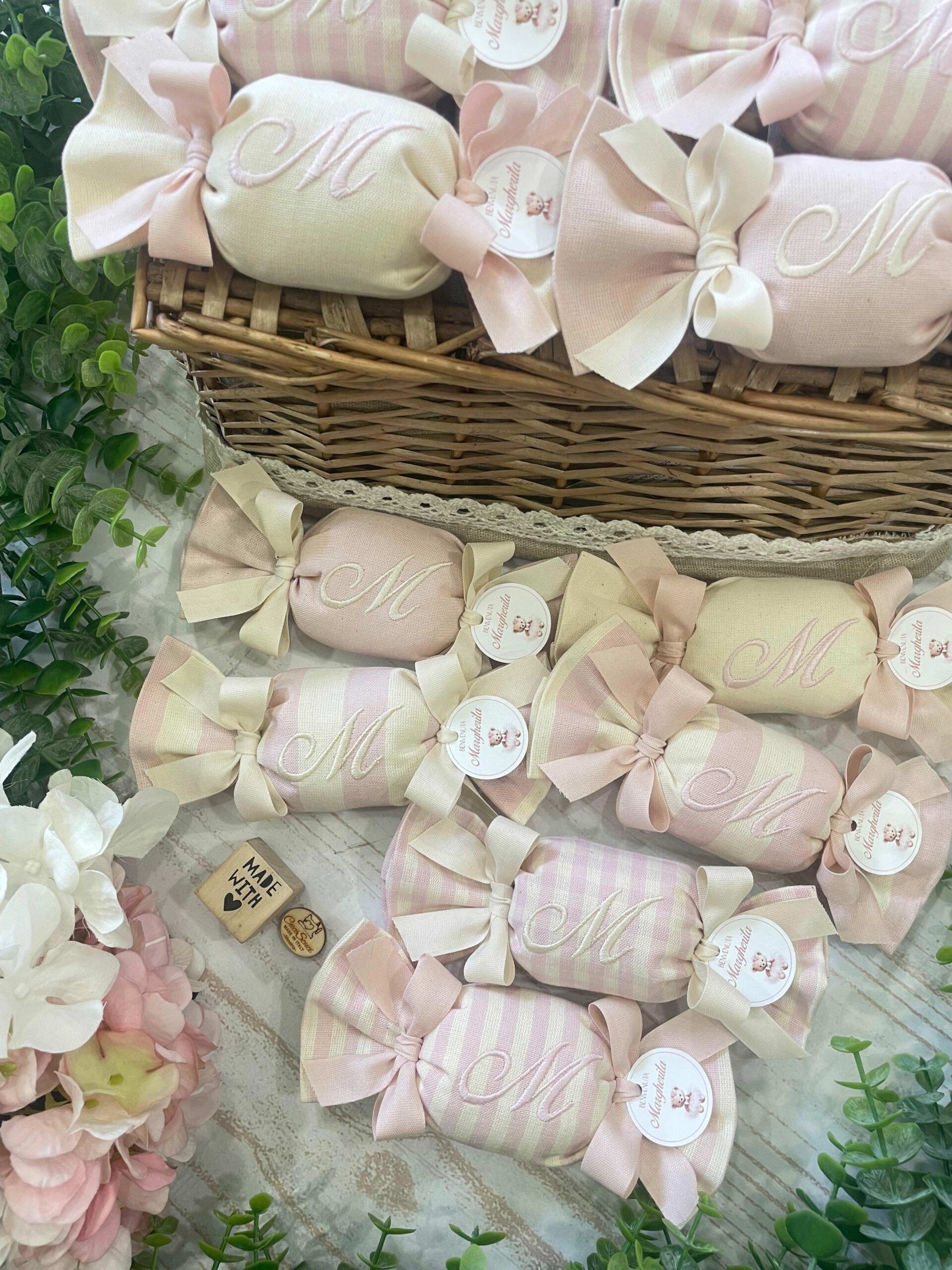 Sacchetto Sartoriale Caramella Rosa Cipria e Panna con Ricamo Iniziale e Tag Personalizzato - immagine 36