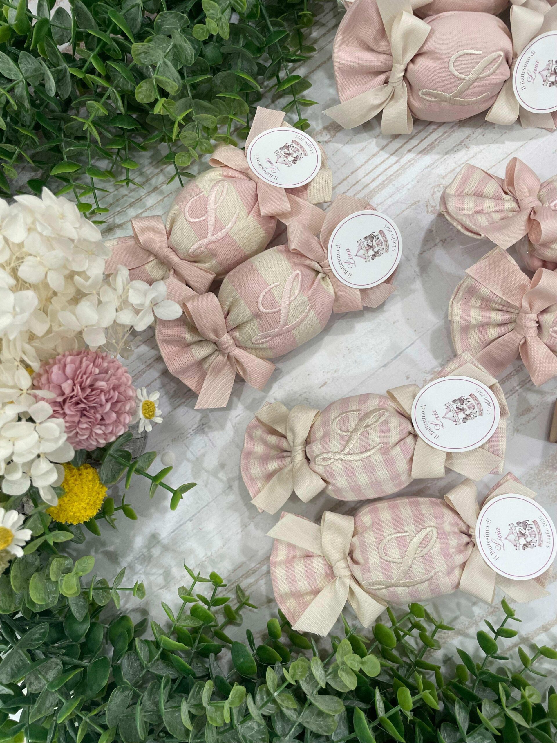 Sacchetto Sartoriale Caramella Rosa Cipria e Panna con Ricamo Iniziale e Tag Personalizzato - immagine 27