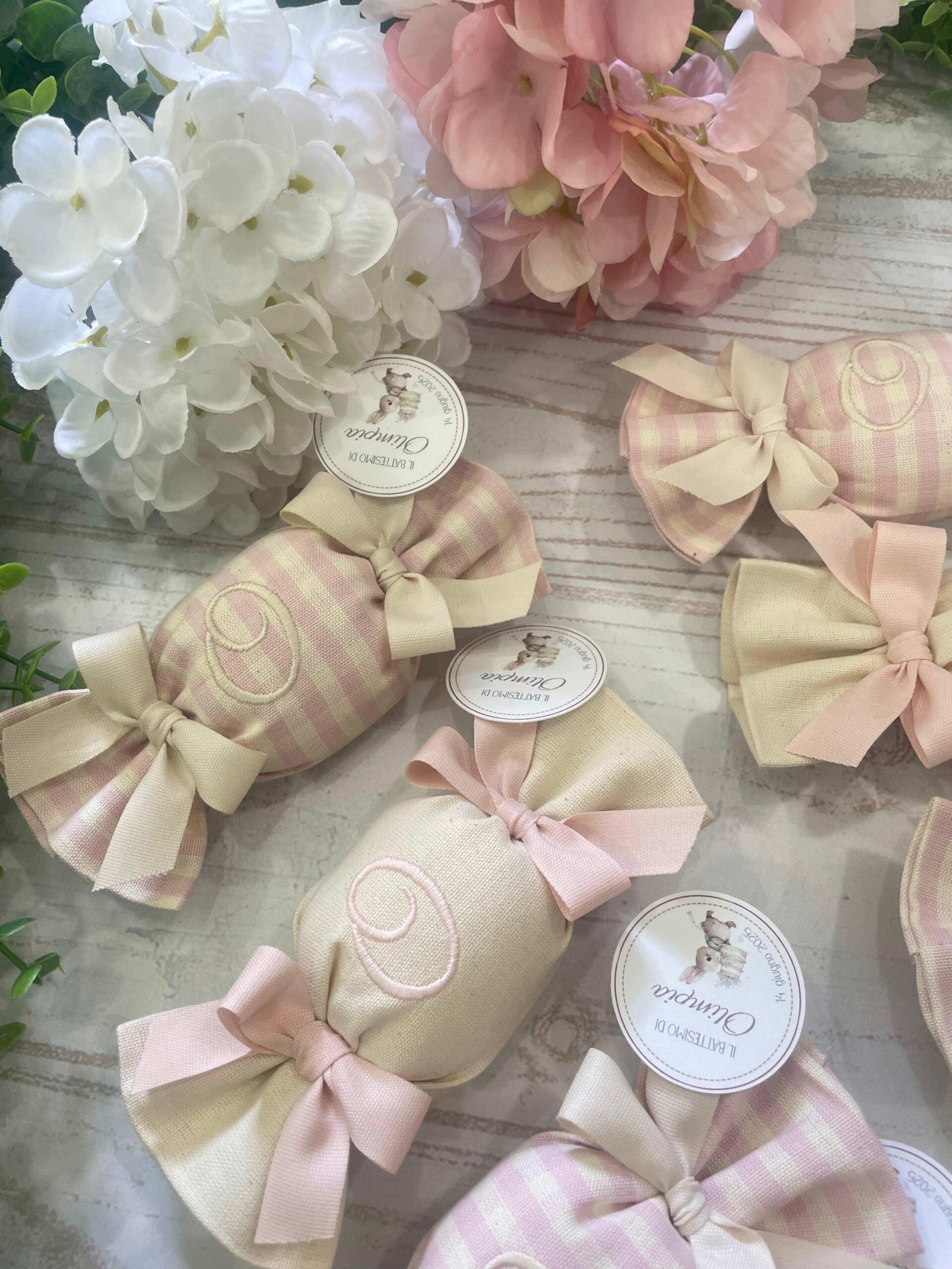 Sacchetto Sartoriale Caramella Rosa Cipria e Panna con Ricamo Iniziale e Tag Personalizzato - immagine 24