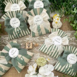 Sacchetto Sartoriale Verde e Panna con Ricamo Iniziale e Tag Personalizzato