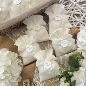 Sacchetto Sartoriale Bianco con Ricamo Due Iniziali