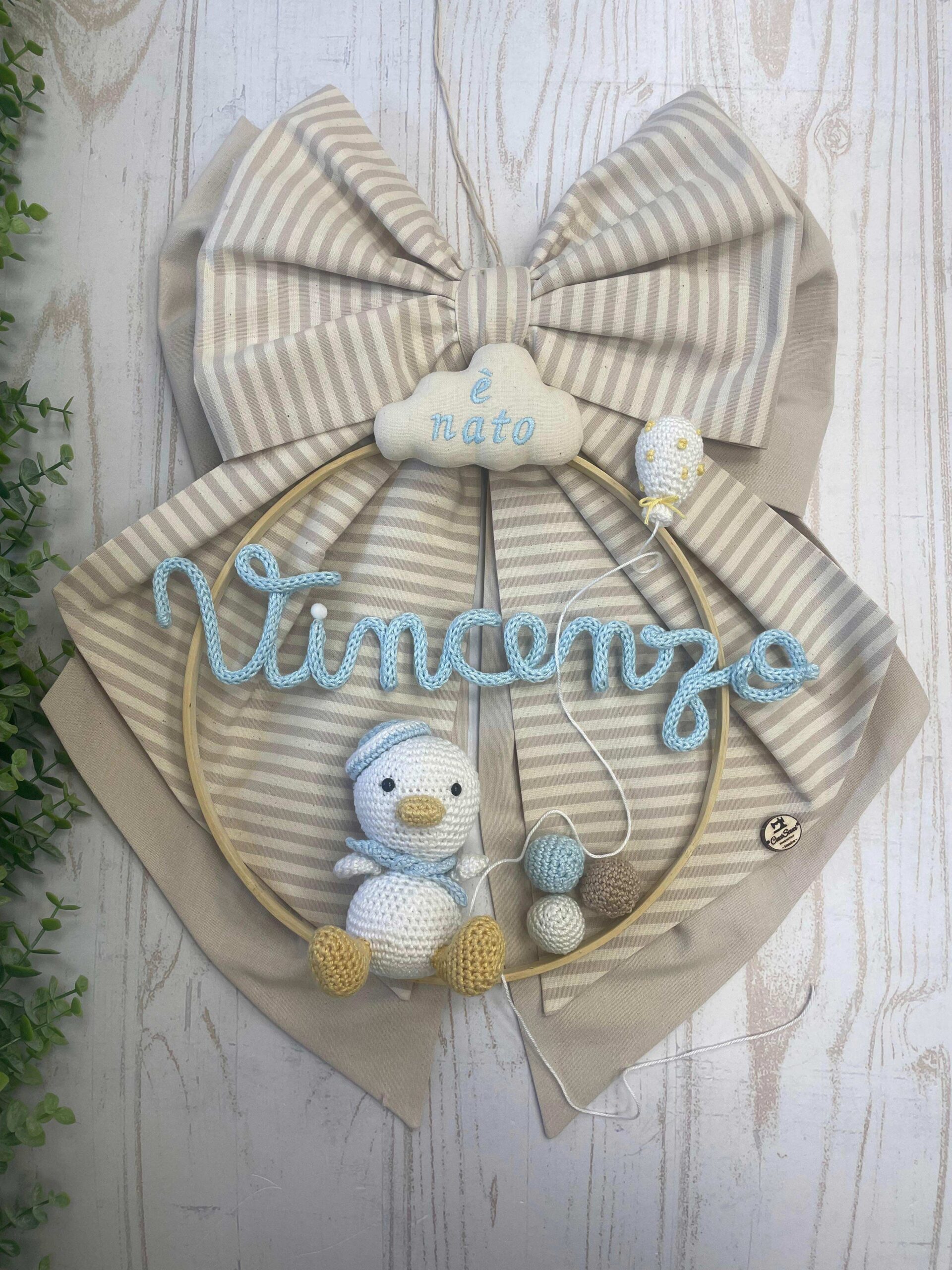 Fiocco Nascita Mandorla con Doppio Fiocco, Telaio con Nome in Tricotin e Paperotto Amigurumi