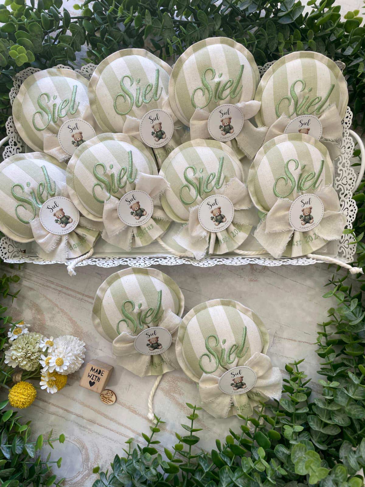 Sacchetto Sartoriale Palloncino Colore a Scelta con Ricamo Nome e Data e Tag Personalizzato, Nastro Sfrangiato