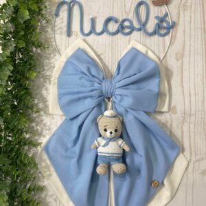 Fiocco Nascita Carta da Zucchero e Panna con Nome in Tricotin e Orsetto Marinaio in Amigurumi