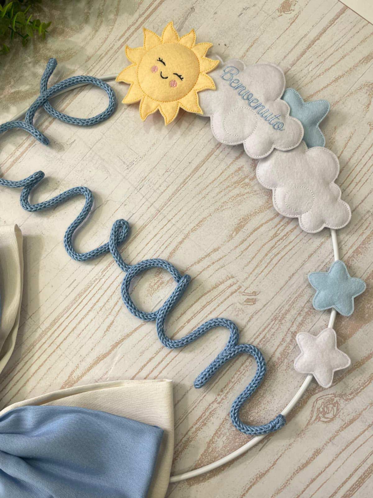 Fiocco Nascita Doppio Fiocco Azzurro e Panna con Nome in Tricotin e Orsetto Marinaio - immagine 7