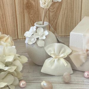 Profumatore Bianco con Fiore Yvonne Gontier