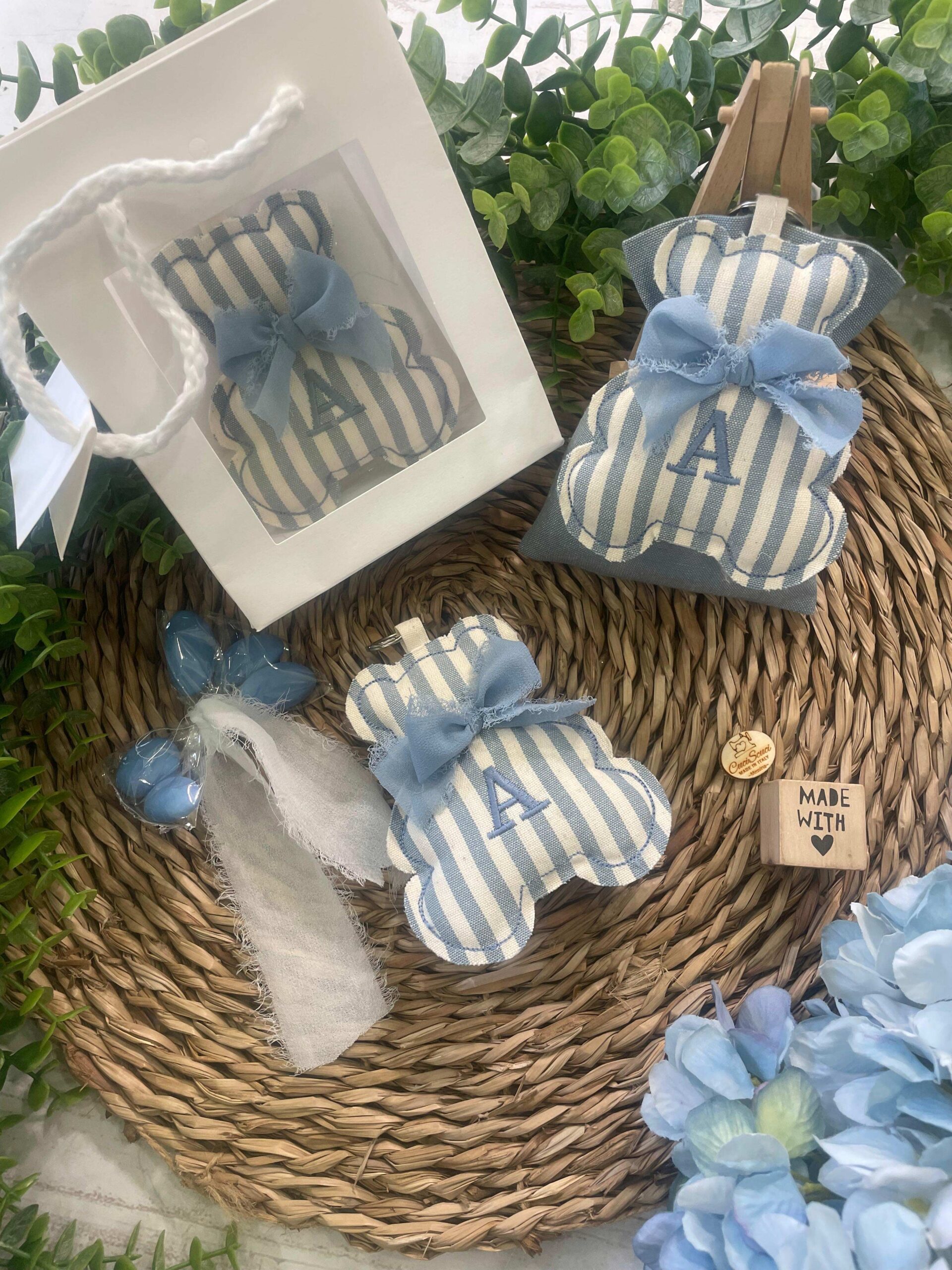 Orsetto Portachiavi con Iniziale Ricamata Colore a Scelta