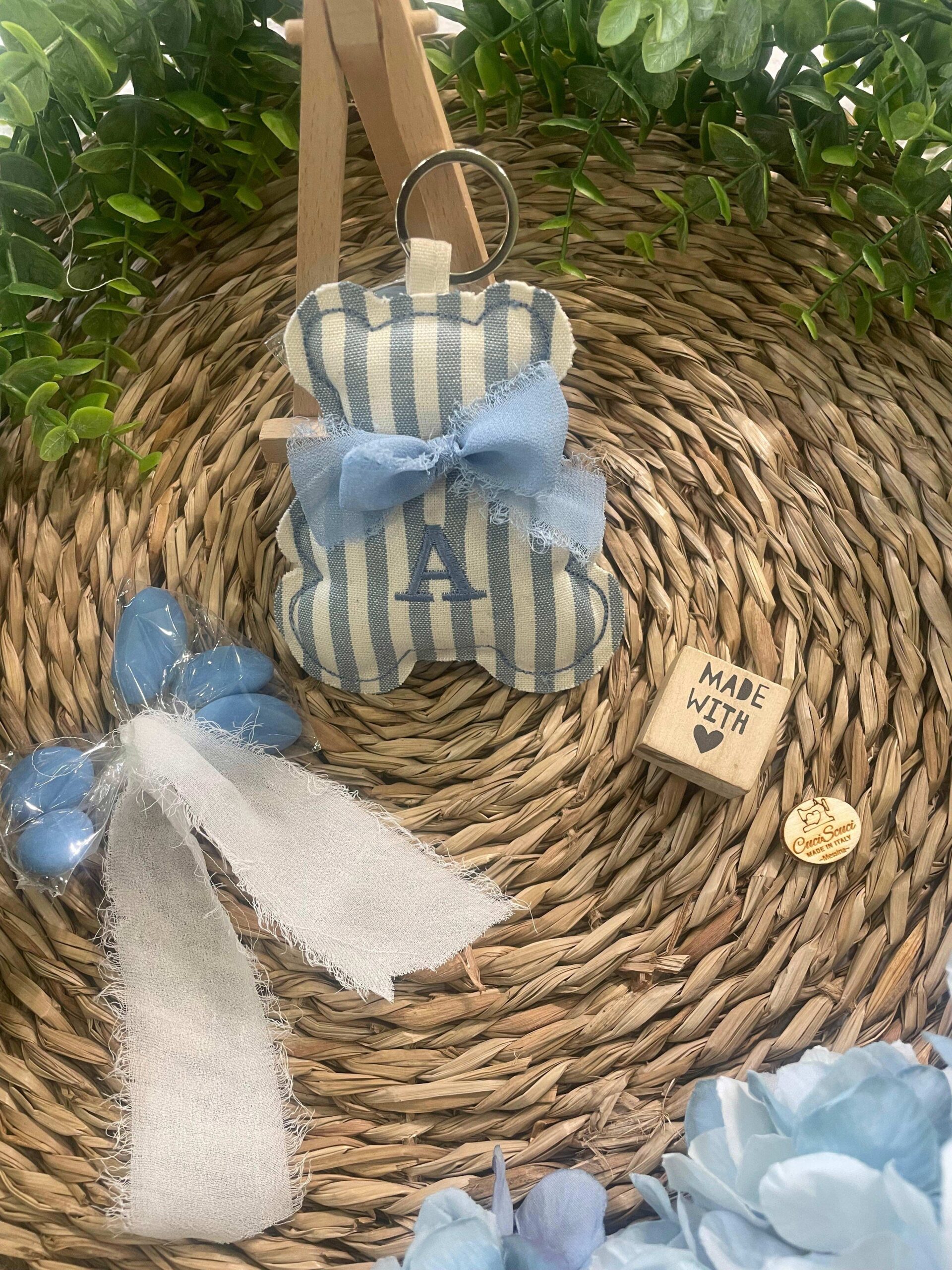 Orsetto Portachiavi con Iniziale Ricamata Colore a Scelta - immagine 2