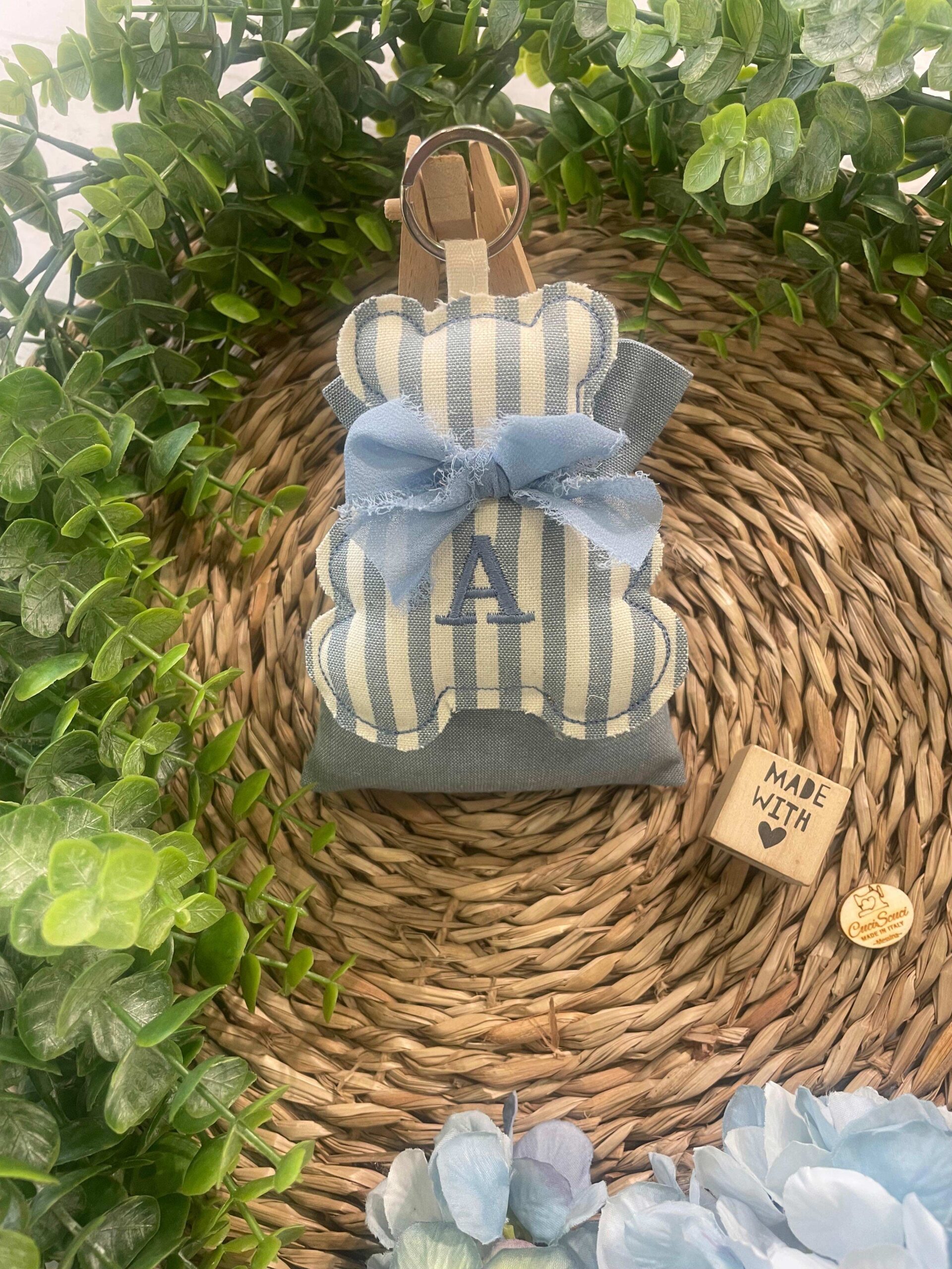 Orsetto Portachiavi con Iniziale Ricamata Colore a Scelta - immagine 3