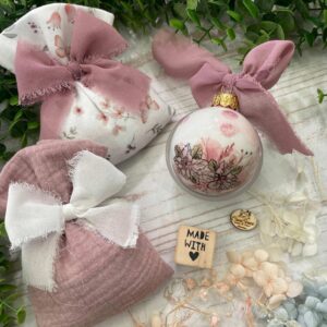 Pallina di Natale in Ceramica con Stelle di Natale Rosa - Nonna Rosa