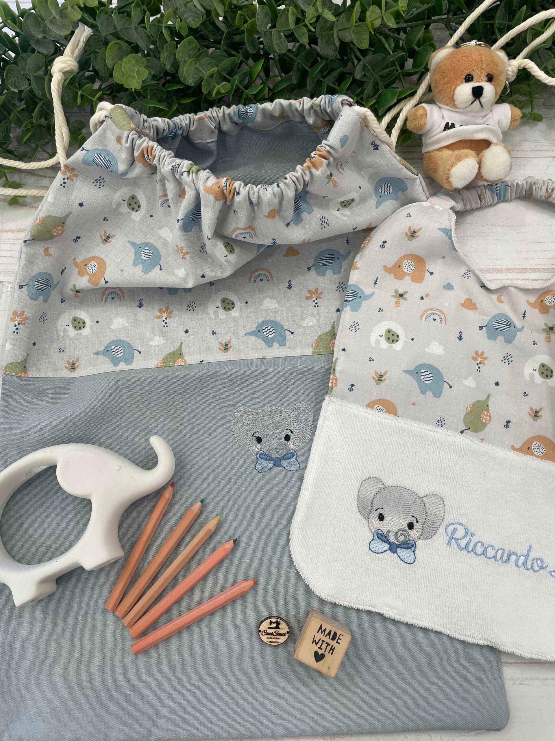 Set Asilo Ricamato – Tema Elefantini