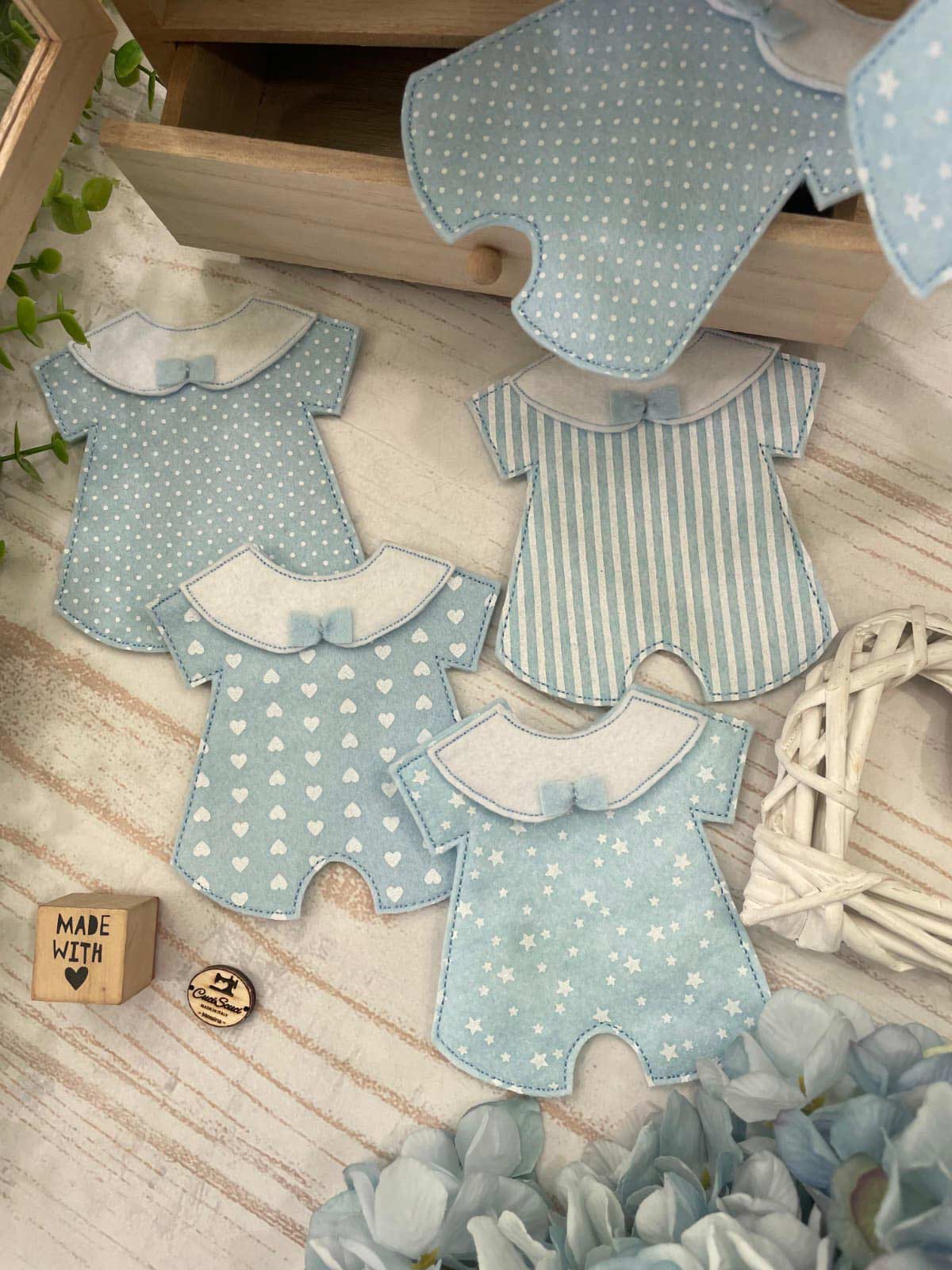 Mini Pagliaccetto Sartoriale Porta Confetti Azzurro - immagine 2