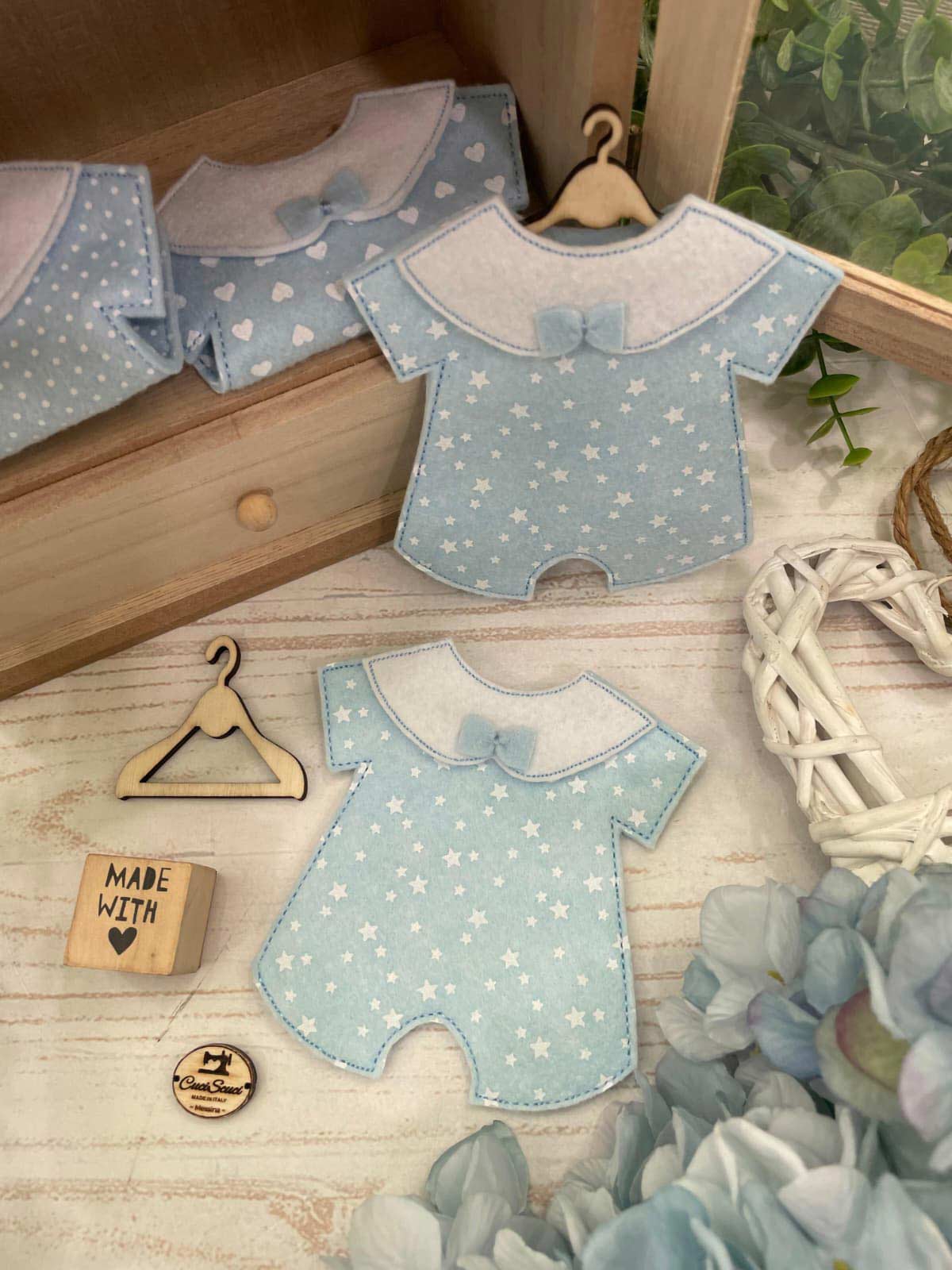 Mini Pagliaccetto Sartoriale Porta Confetti Azzurro - immagine 7