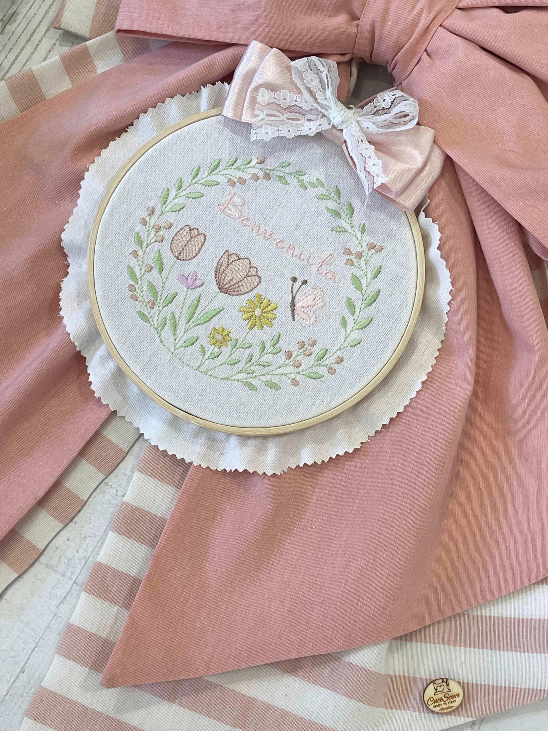 Fiocco Nascita Rosa Cipria e Pesca con Telaio Ricamato - immagine 3