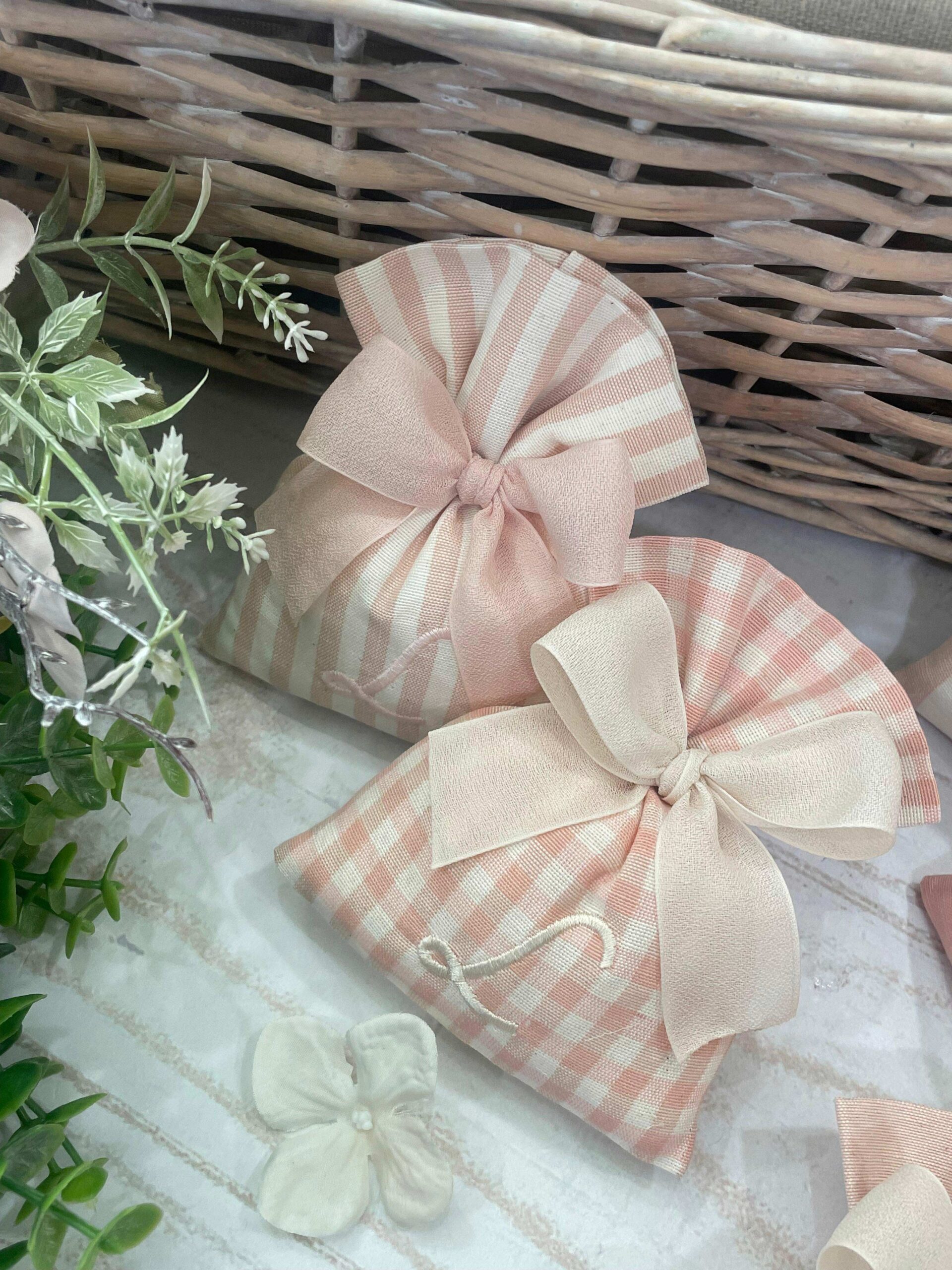 Sacchetto Sartoriale Rosa Cipria Pesca con Ricamo Iniziale - immagine 18