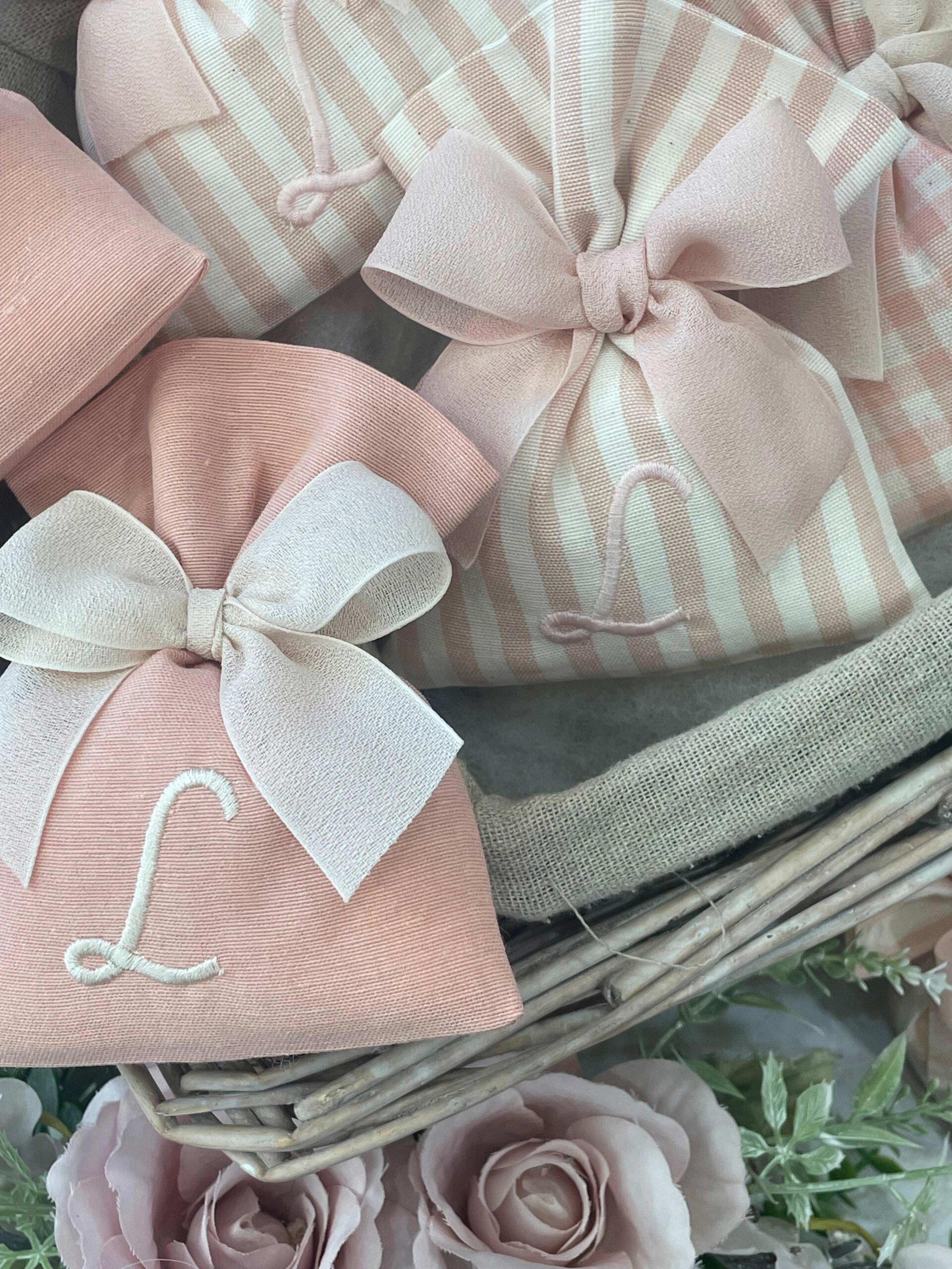 Sacchetto Sartoriale Rosa Cipria Pesca con Ricamo Iniziale - immagine 23