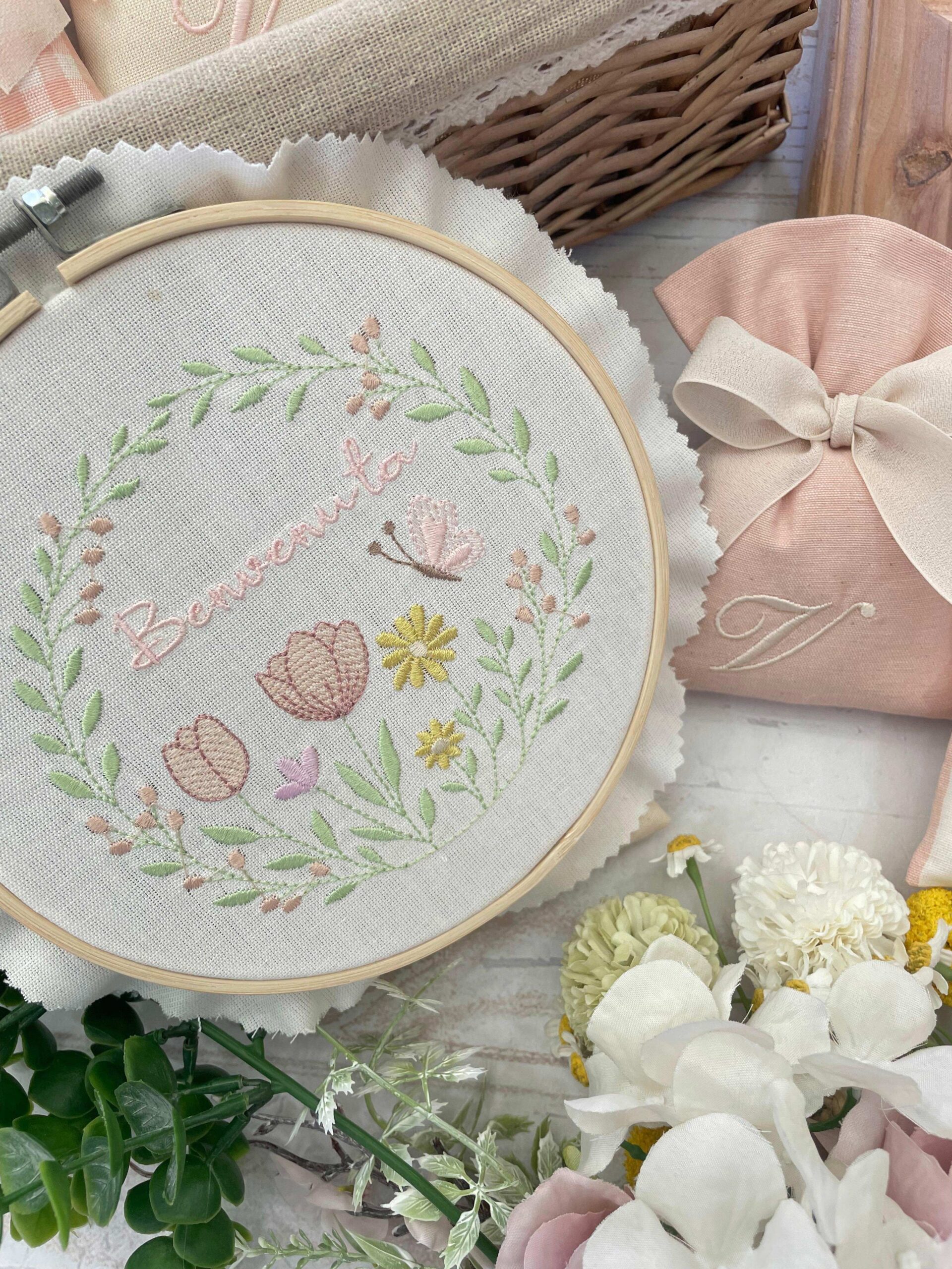 Fiocco Nascita Telaio Ricamo Floreale - immagine 3