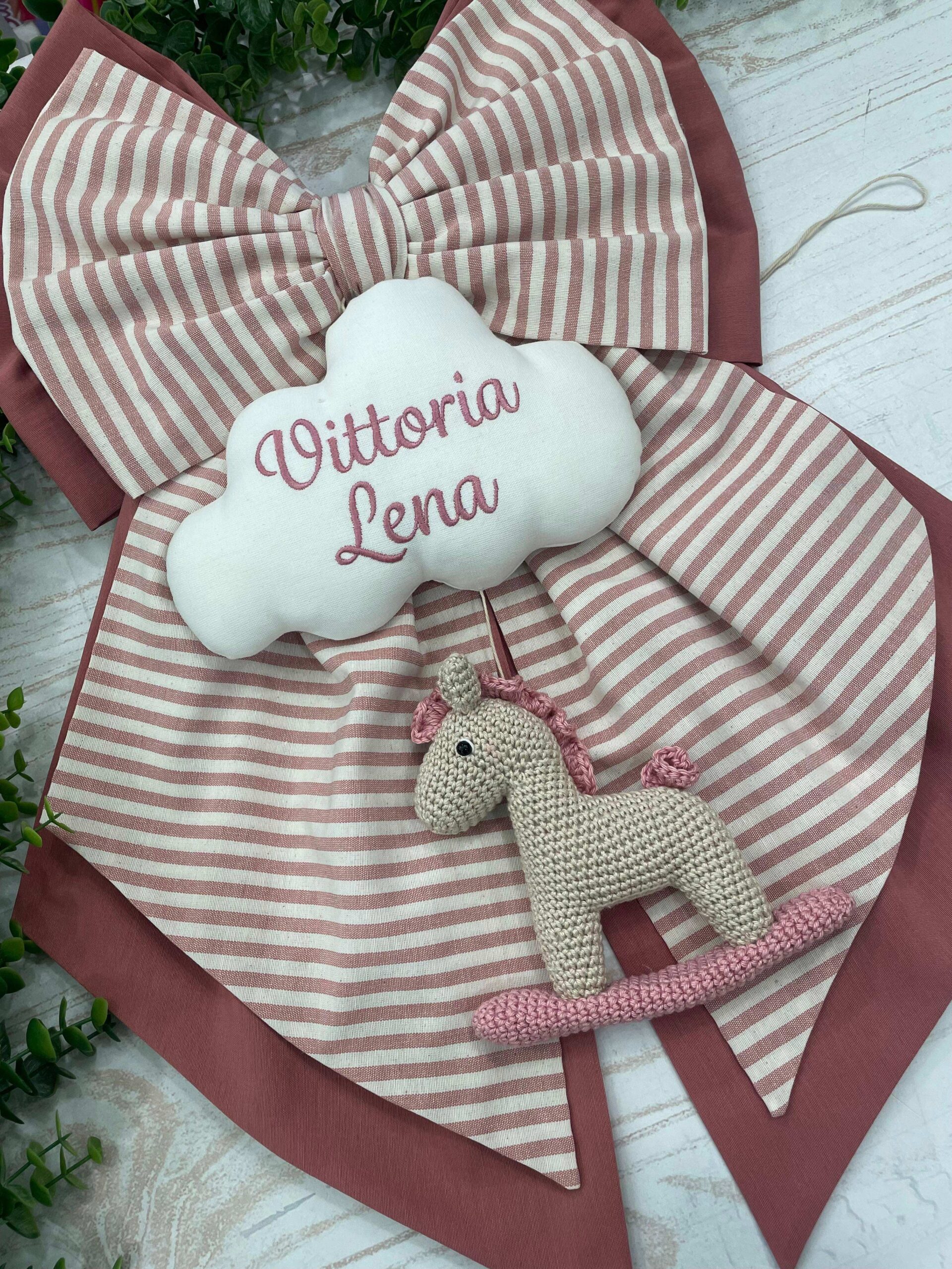 Fiocco Nascita Rosa Antico con Cavallino in Amigurumi - immagine 2