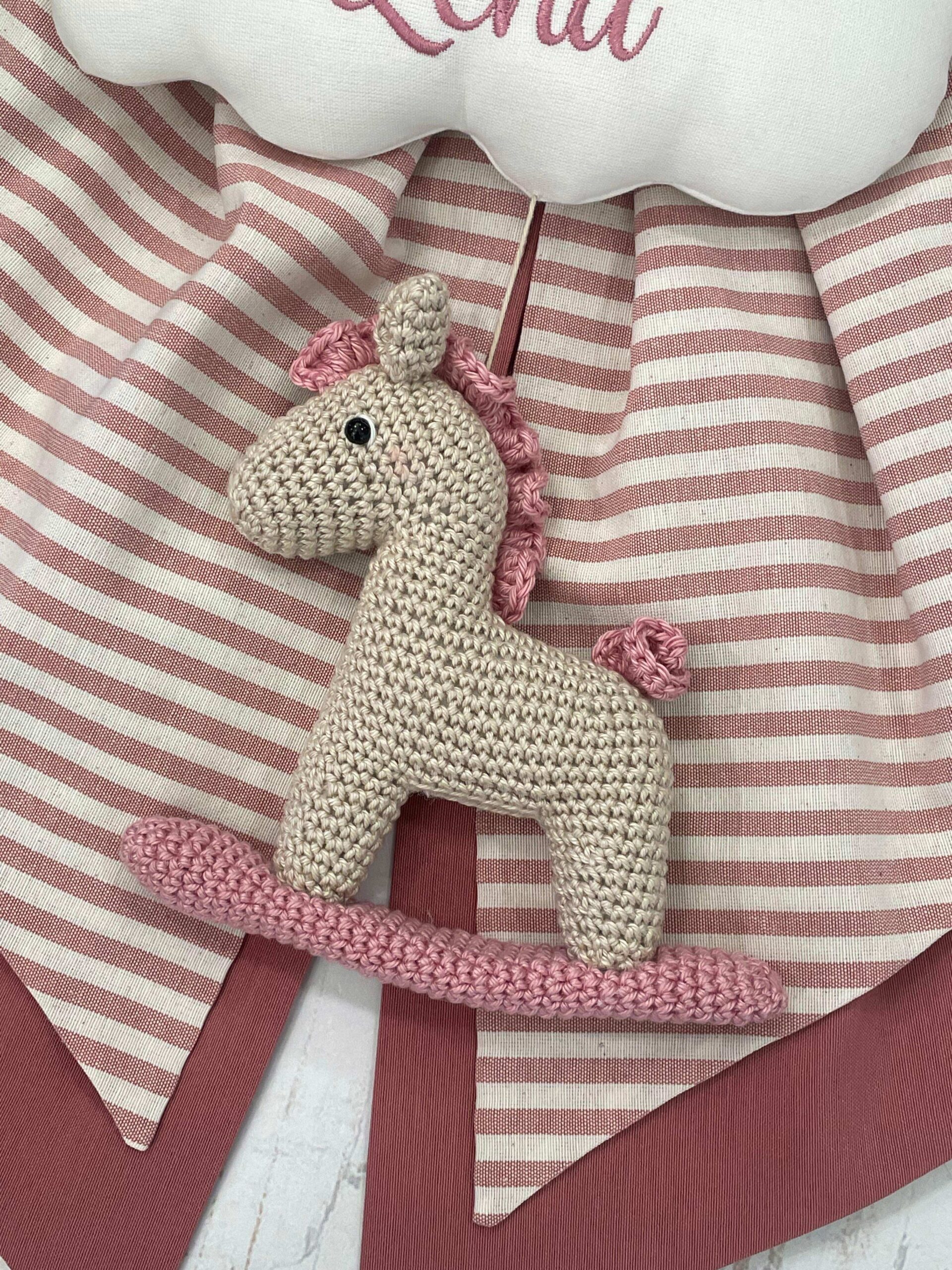 Fiocco Nascita Rosa Antico con Cavallino in Amigurumi - immagine 4